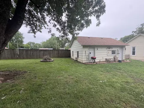 Exterior - 2043 N Jefferson Ave, Springfield, MO 65803 photo 9 of 10