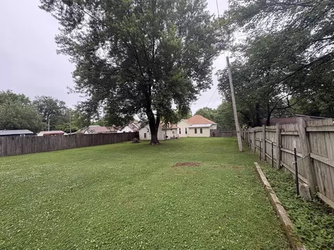Exterior - 2043 N Jefferson Ave, Springfield, MO 65803 photo 10 of 10