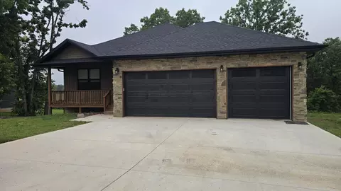 Exterior - 181 Sunshine Ave, Cabool, MO 65689 photo 2 of 7
