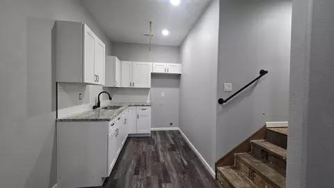 Entry Way - 181 Sunshine Ave, Cabool, MO 65689 photo 5 of 6