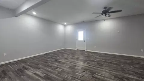 Living - 181 Sunshine Ave, Cabool, MO 65689 photo 3 of 4