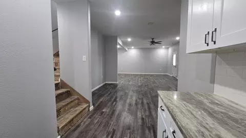 Entry Way - 181 Sunshine Ave, Cabool, MO 65689 photo 6 of 6