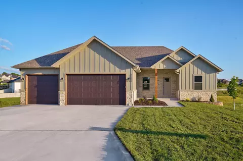 2606 W Fisherman St, Ozark, MO 65721