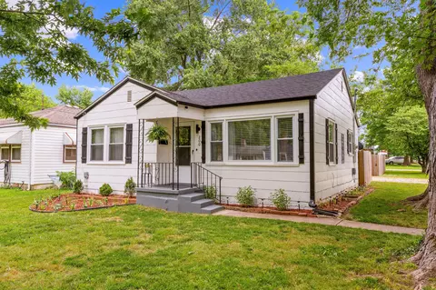 Exterior - 200 E Kingsbury St, Springfield, MO 65807 photo 2 of 7