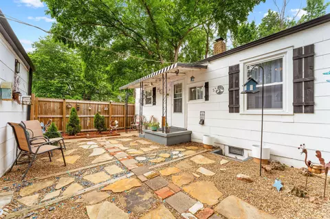 Exterior - 200 E Kingsbury St, Springfield, MO 65807 photo 3 of 7