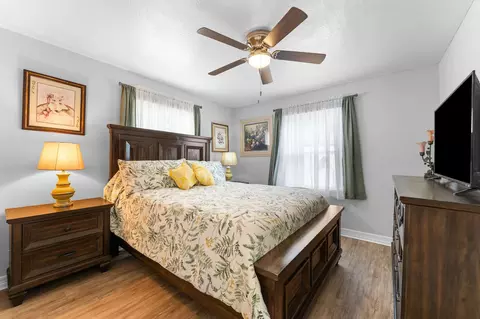 Bedroom - 200 E Kingsbury St, Springfield, MO 65807 photo 2 of 2