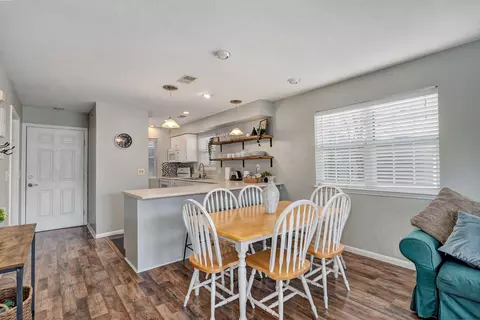 Dining - 595 Timbercreek Rd #J-101, Branson, MO 65616 photo 2 of 3