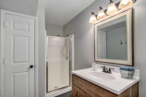 Bath - 595 Timbercreek Rd #J-101, Branson, MO 65616 photo 1 of 2