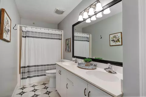 Bath - 595 Timbercreek Rd #J-101, Branson, MO 65616 photo 2 of 2