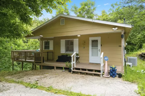 169 Presbyterian St, Hollister, MO 65672