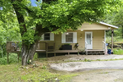 169 Presbyterian St, Hollister, MO 65672