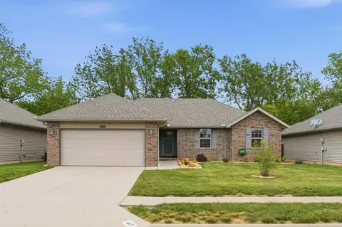 4471 W Brownstone Trce, Springfield, MO 65807
