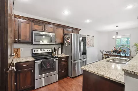 Kitchen - 4471 W Brownstone Trce, Springfield, MO 65807 photo 2 of 3