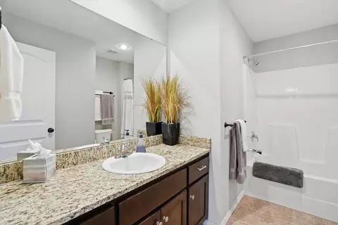 Bath - 4471 W Brownstone Trce, Springfield, MO 65807 photo 1 of 2