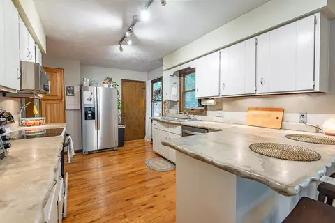 Kitchen - 3757 Ebony Pl, Springfield, MO 65809 photo 1 of 4