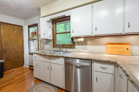 Kitchen - 3757 Ebony Pl, Springfield, MO 65809 photo 3 of 4