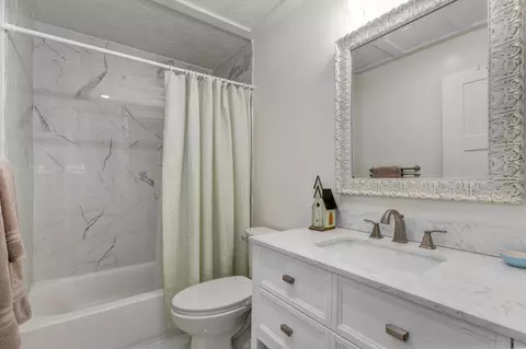 Bath - 4094 S Eaton Ave, Springfield, MO 65807 photo 3 of 3