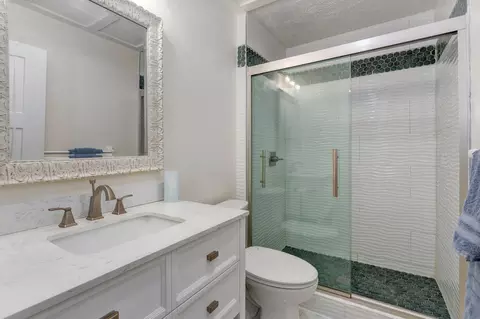 Bath - 4094 S Eaton Ave, Springfield, MO 65807 photo 1 of 3