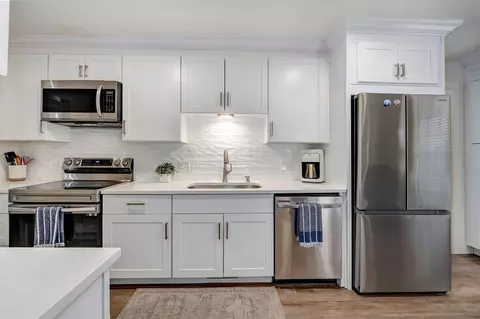 Kitchen - 4094 S Eaton Ave, Springfield, MO 65807 photo 1 of 3