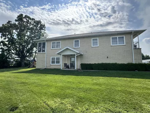 1110 Lake Road Dr, Cassville, MO 65625