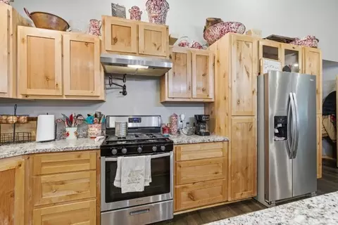 Kitchen - 300 E Maple St, Mansfield, MO 65704 photo 2 of 4