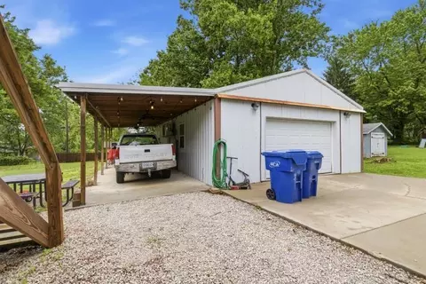 Exterior - 300 E Maple St, Mansfield, MO 65704 photo 9 of 10