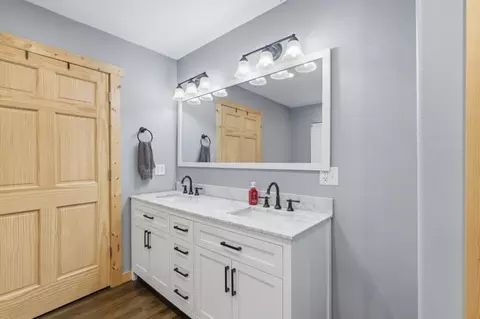 Bath - 300 E Maple St, Mansfield, MO 65704 photo 2 of 4