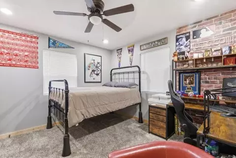 Bedroom - 300 E Maple St, Mansfield, MO 65704 photo 3 of 4