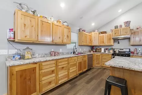 Kitchen - 300 E Maple St, Mansfield, MO 65704 photo 3 of 4