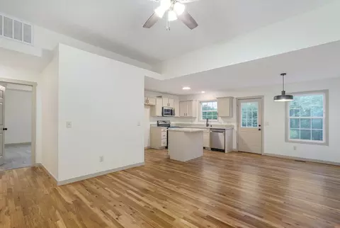 Living - 723 Becky St, Willard, MO 65781 photo 3 of 4