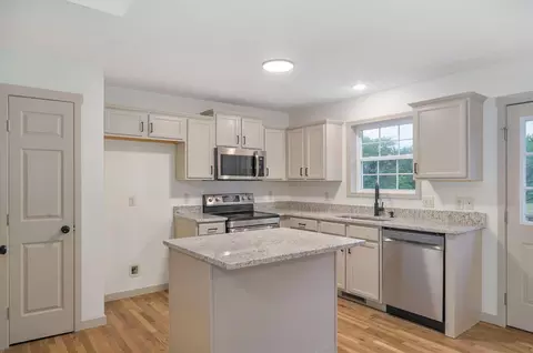 Kitchen - 723 Becky St, Willard, MO 65781 photo 2 of 3