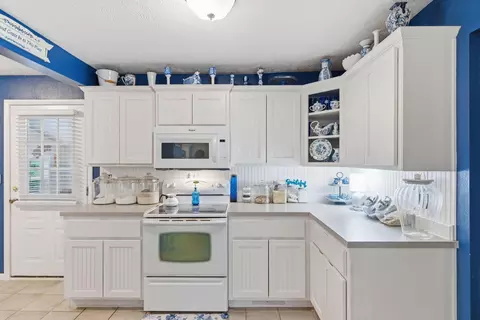Kitchen - 643 State Highway P, Clever, MO 65631 photo 1 of 6