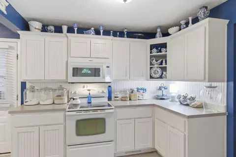 Kitchen - 643 State Highway P, Clever, MO 65631 photo 2 of 6