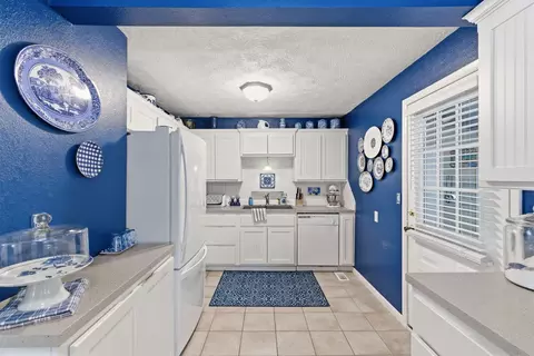 Kitchen - 643 State Highway P, Clever, MO 65631 photo 3 of 6
