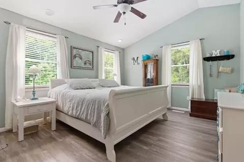 Bedroom - 643 State Highway P, Clever, MO 65631 photo 1 of 6
