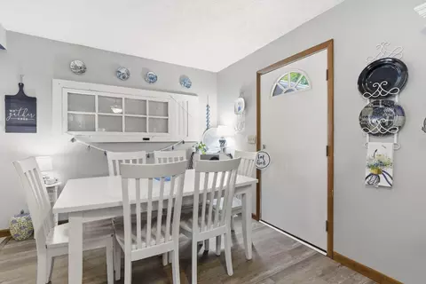 Dining - 643 State Highway P, Clever, MO 65631 photo 2 of 3