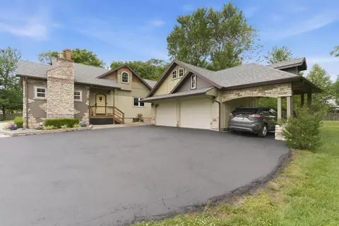Exterior - 3601 E Catalpa St, Springfield, MO 65809 photo 8 of 9