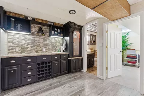 Entry Way - 3601 E Catalpa St, Springfield, MO 65809 photo 3 of 3