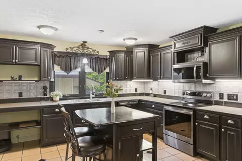 Kitchen - 3601 E Catalpa St, Springfield, MO 65809 photo 1 of 3