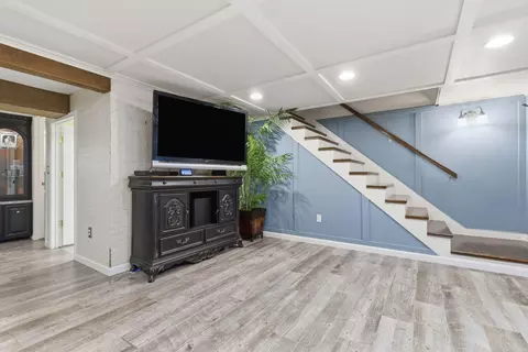 Entry Way - 3601 E Catalpa St, Springfield, MO 65809 photo 2 of 3