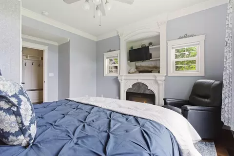 Bedroom - 3601 E Catalpa St, Springfield, MO 65809 photo 2 of 5