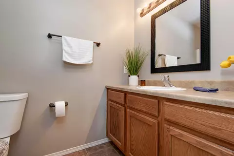 Bath - 5574 W David St, Springfield, MO 65802 photo 1 of 3