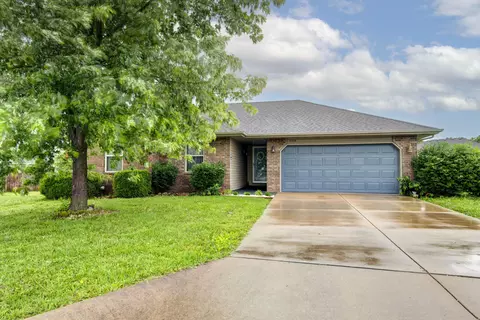 Exterior - 5574 W David St, Springfield, MO 65802 photo 2 of 7