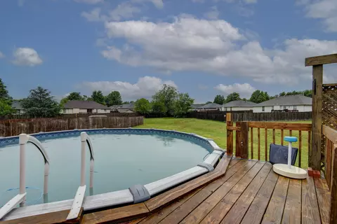 Exterior - 5574 W David St, Springfield, MO 65802 photo 5 of 7