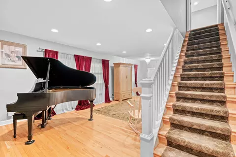 Entry Way - 826 E Portland St, Springfield, MO 65807 photo 4 of 4