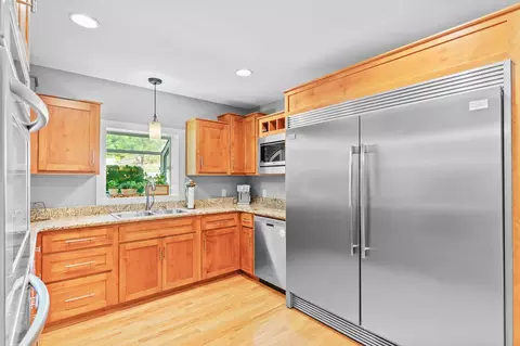 Kitchen - 826 E Portland St, Springfield, MO 65807 photo 2 of 4