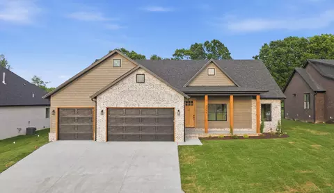 5300 N Seacrest Dr, Ozark, MO 65721