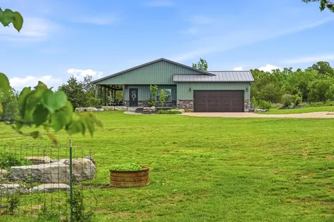 11830 Farm Road 1195, Aurora, MO 65605