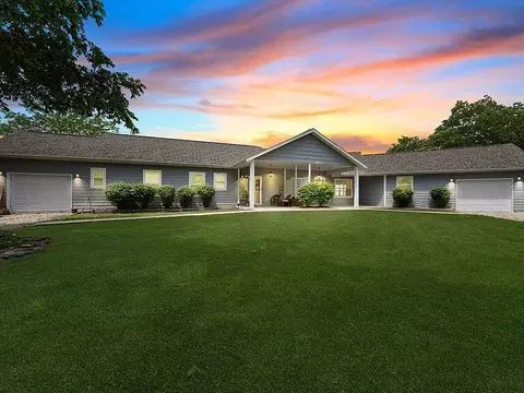 319 Cliff House Rd #A/B, Powersite, MO 65731