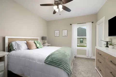 Bedroom - 103 Summit Point Rd, Saddlebrooke, MO 65630 photo 6 of 7